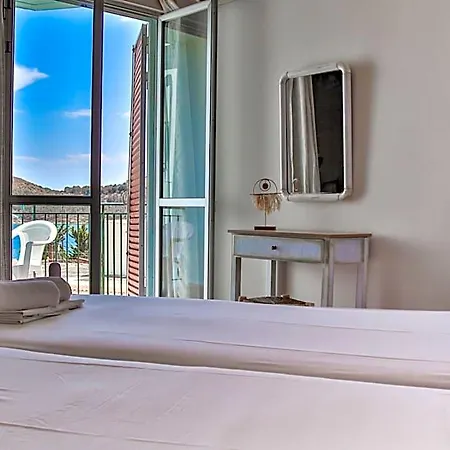 Bob's Hotel Iria